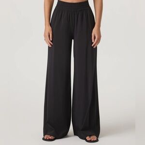 Vuori Villa Wideleg Pant in Black Size Large